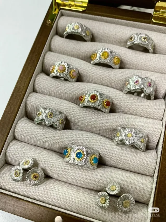 Silver Gold Floral Motif Cabochon-Set Ring 3