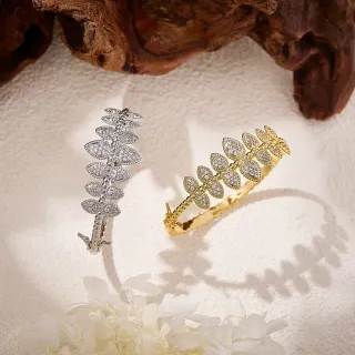 Pulsera abierta de plata con motivo de hojas de oro pavé