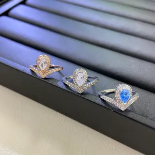 Silver Gold Pear-Shaped Central Stone Pavé-Set Shoulders Ring