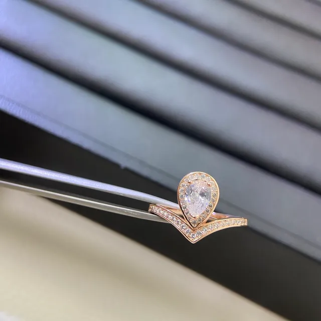 Silver Gold Pear-Shaped Central Stone Pavé-Set Shoulders Ring 9
