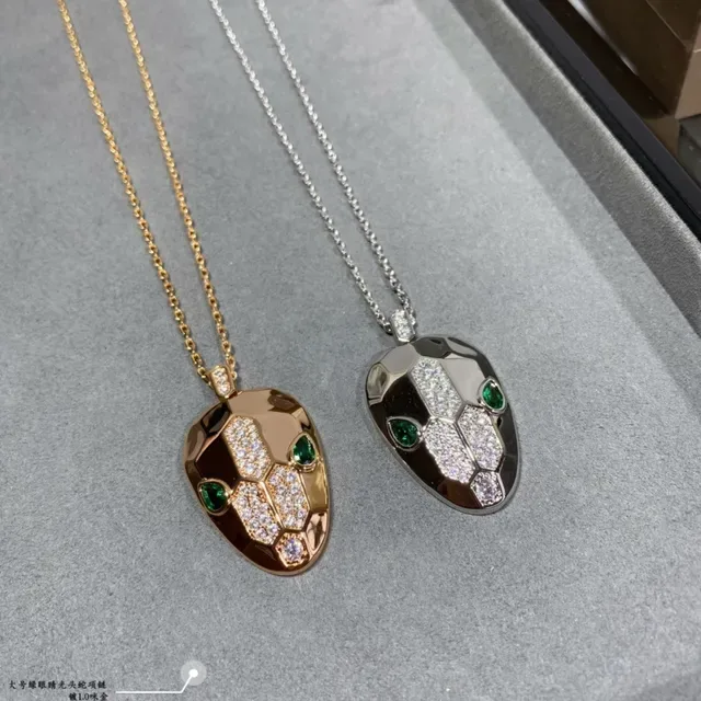 Silver Green Snake-Head Pendant Pavé-Set Stones Necklace 7