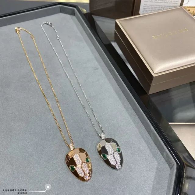 Silver Green Snake-Head Pendant Pavé-Set Stones Necklace 9