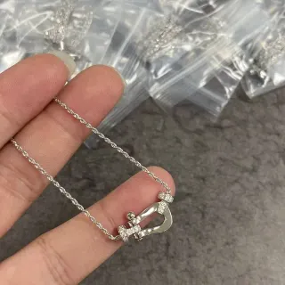 فضي شفاف Shackle-shaped Pendant Pavé-Set أحجار شفافة قلادة