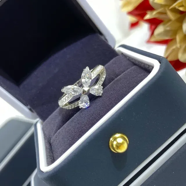 Silver White Floral Motif Marquise-Cut Stones Ring 3