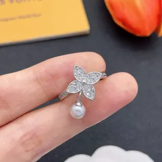 Silver White Flower-Shaped Pavé Top Dangling Pearl Pendant Ring