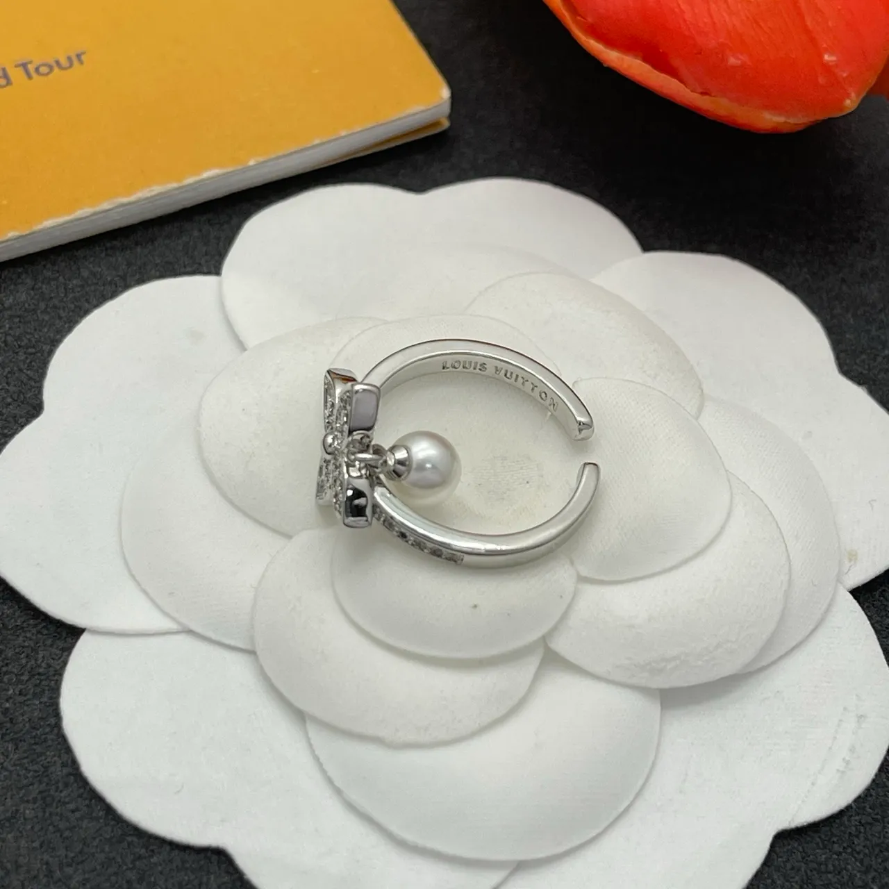 Silver White Flower-Shaped Pavé Top Dangling Pearl Pendant Ring 3
