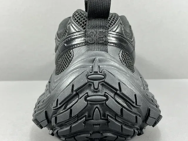 Skechers أحذية رياضية سوداء monochrome oversized كعب موجي chunky 6