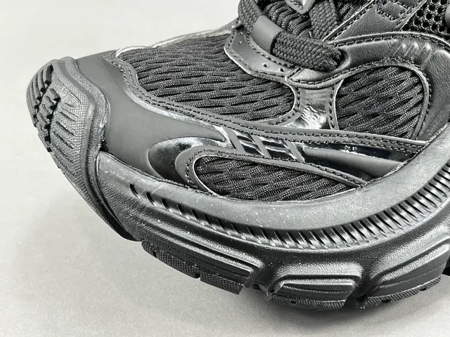 Skechers أحذية رياضية سوداء monochrome oversized كعب موجي chunky 9