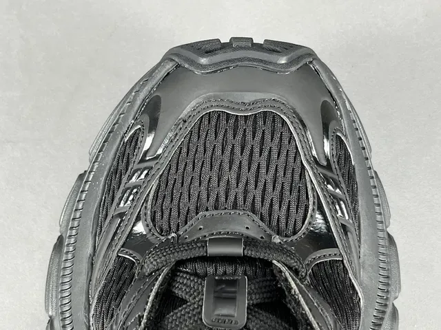 Skechers أحذية رياضية سوداء monochrome oversized كعب موجي chunky 10