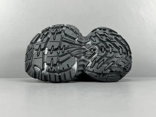 Skechers أحذية رياضية سوداء monochrome oversized كعب موجي chunky 13