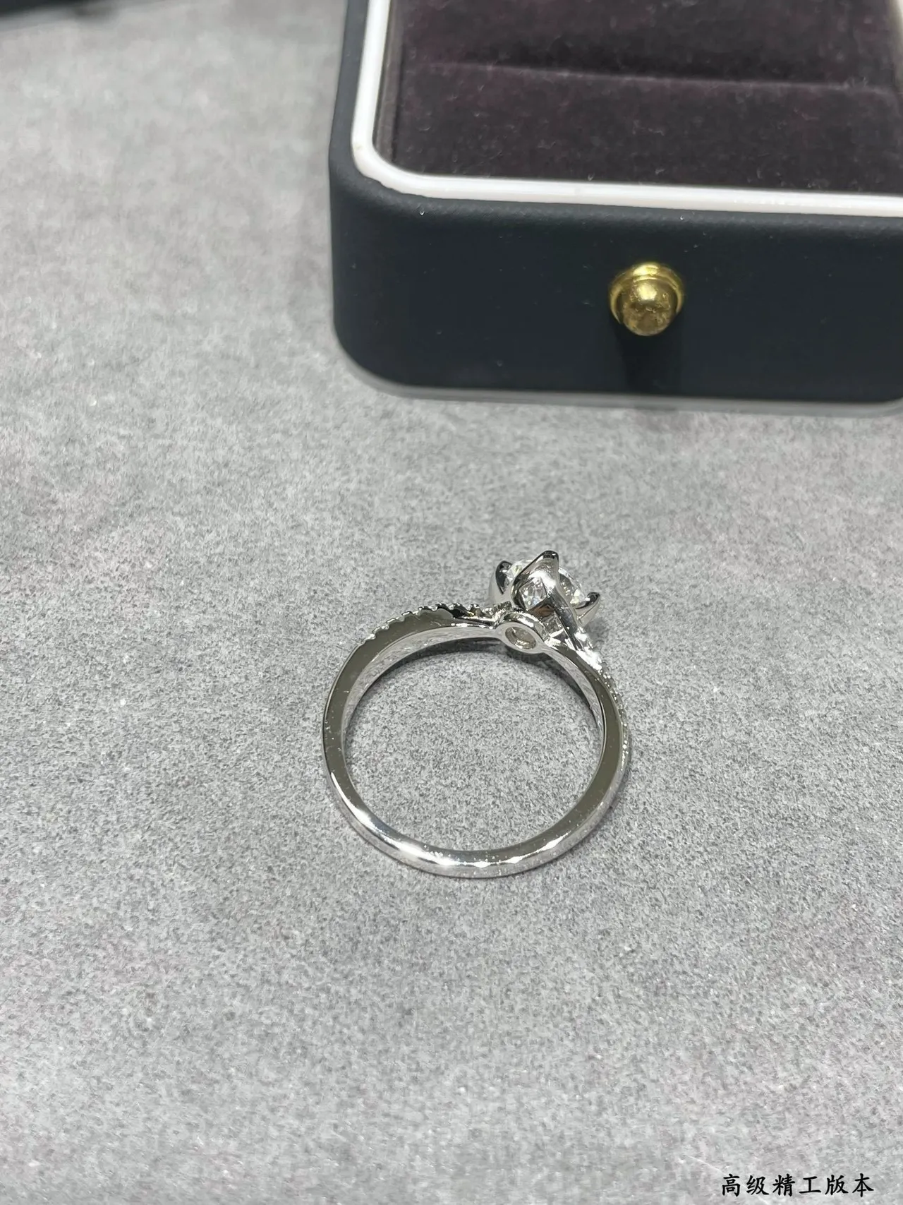Solitaire Round Brilliant Pavé Shoulder Twist Shank Ring 5