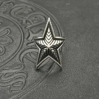 Star-Shaped Engraved Two-Tone Metallic Ring
