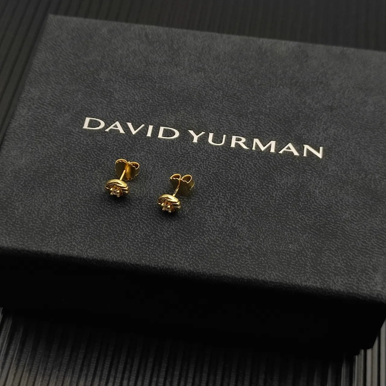 Twisted Rope Motif Pavé Diamond Stud Earrings 5