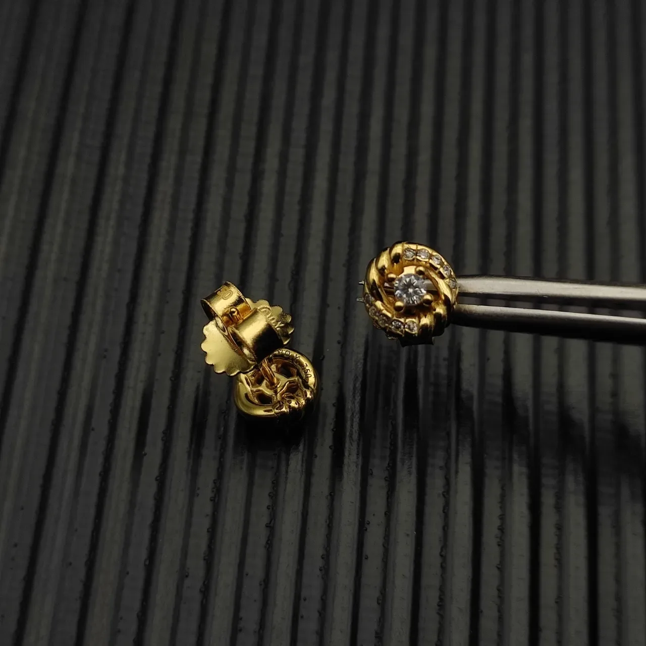 Twisted Rope Motif Pavé Diamond Stud Earrings 7