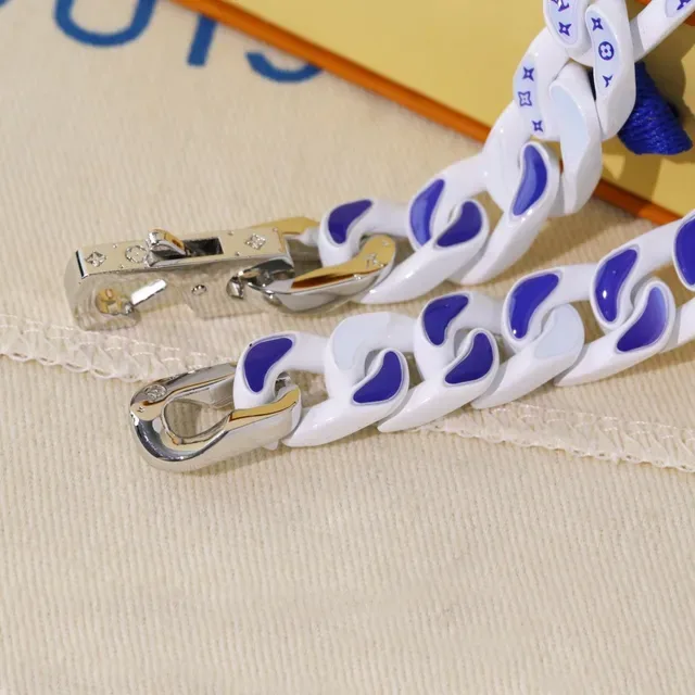 White and Blue Two-Tone Curb-Link Chain Necklace 6