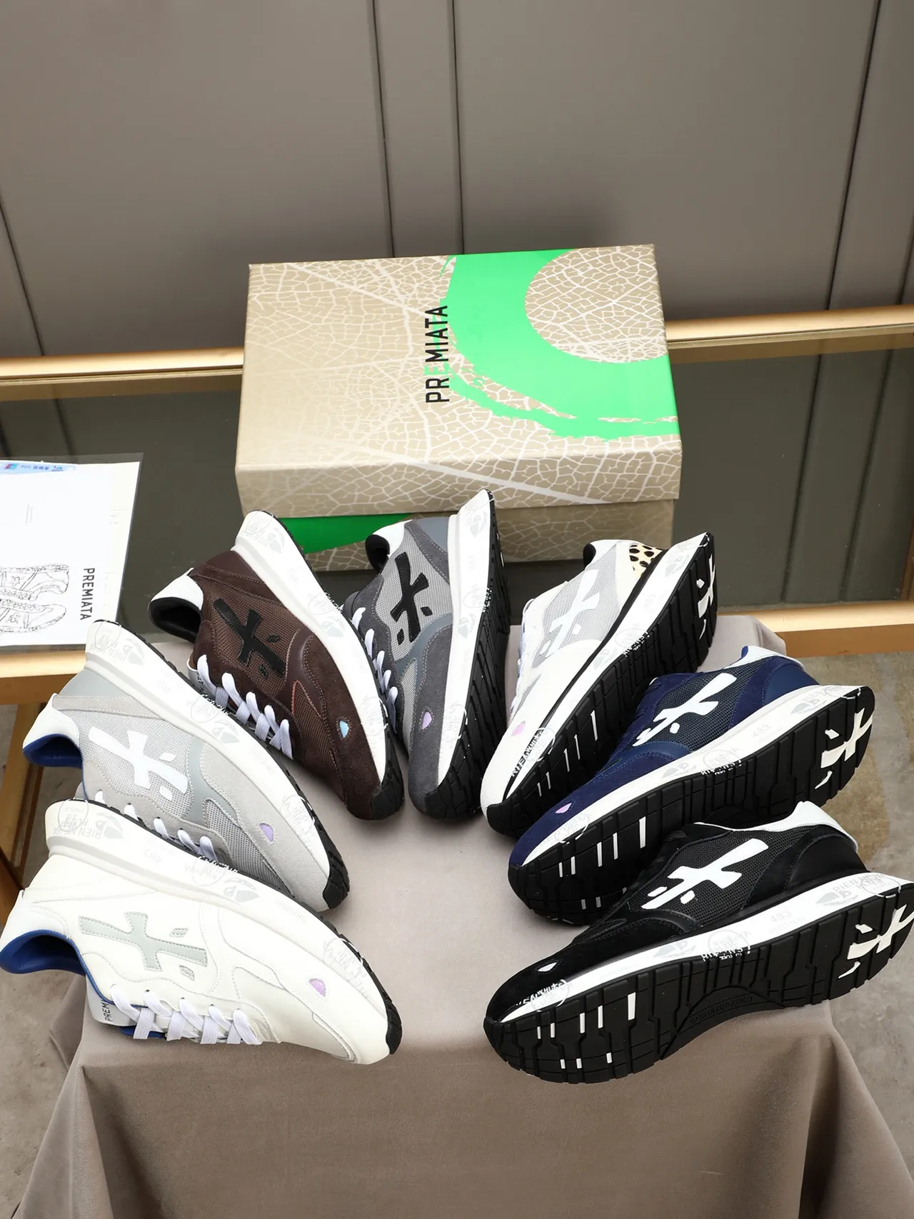 White Blue Leather Upper Contrasting Collar Lifestyle Sneakers 2