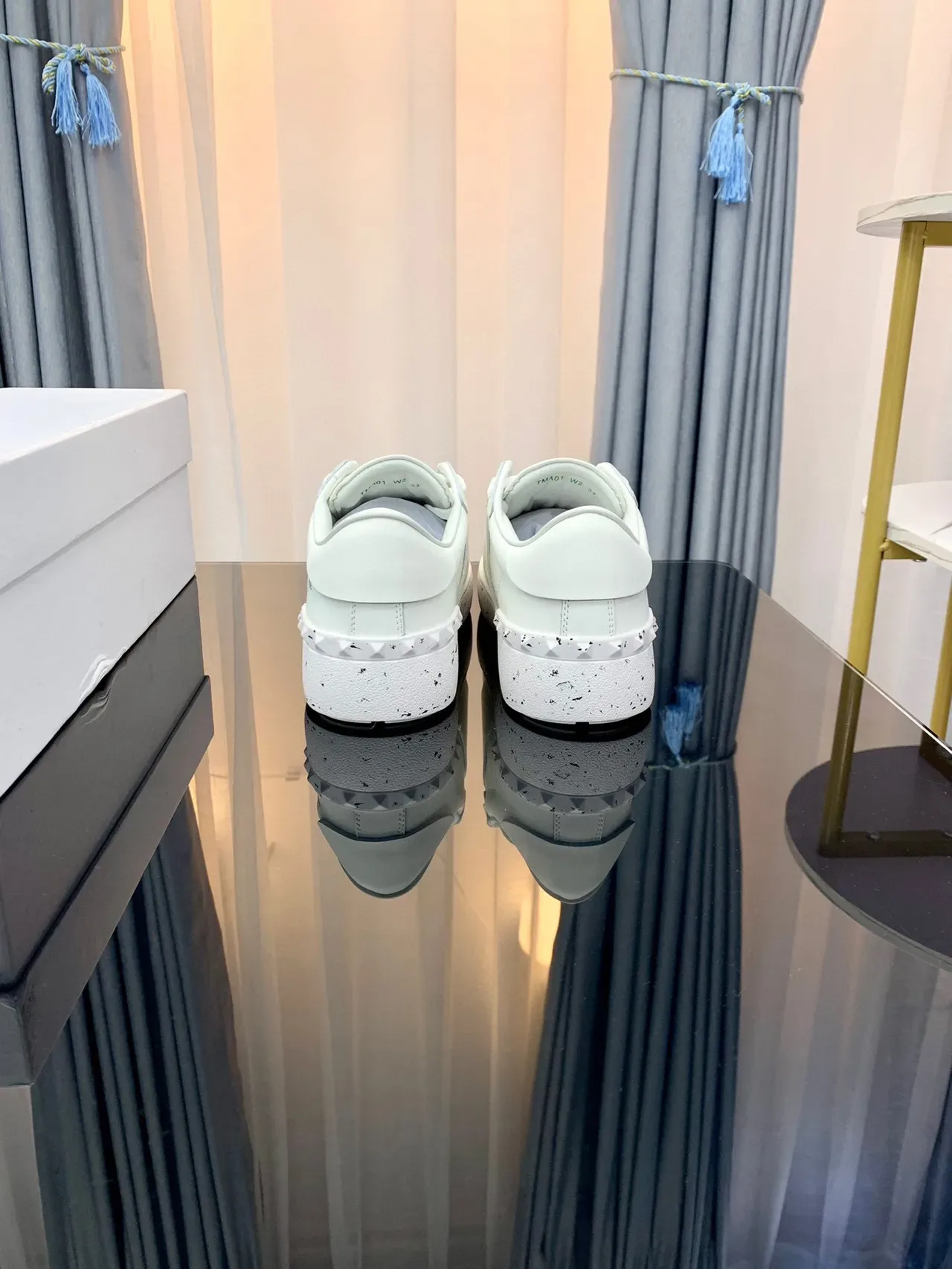 White Green Low-Top Leather-Like Upper Sneakers 2