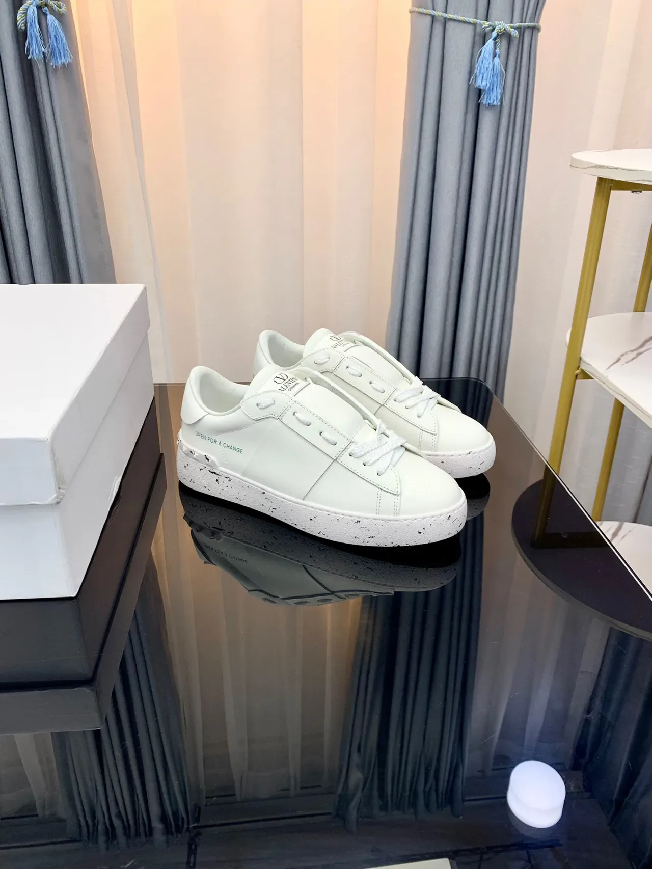 White Green Low-Top Leather-Like Upper Sneakers 5