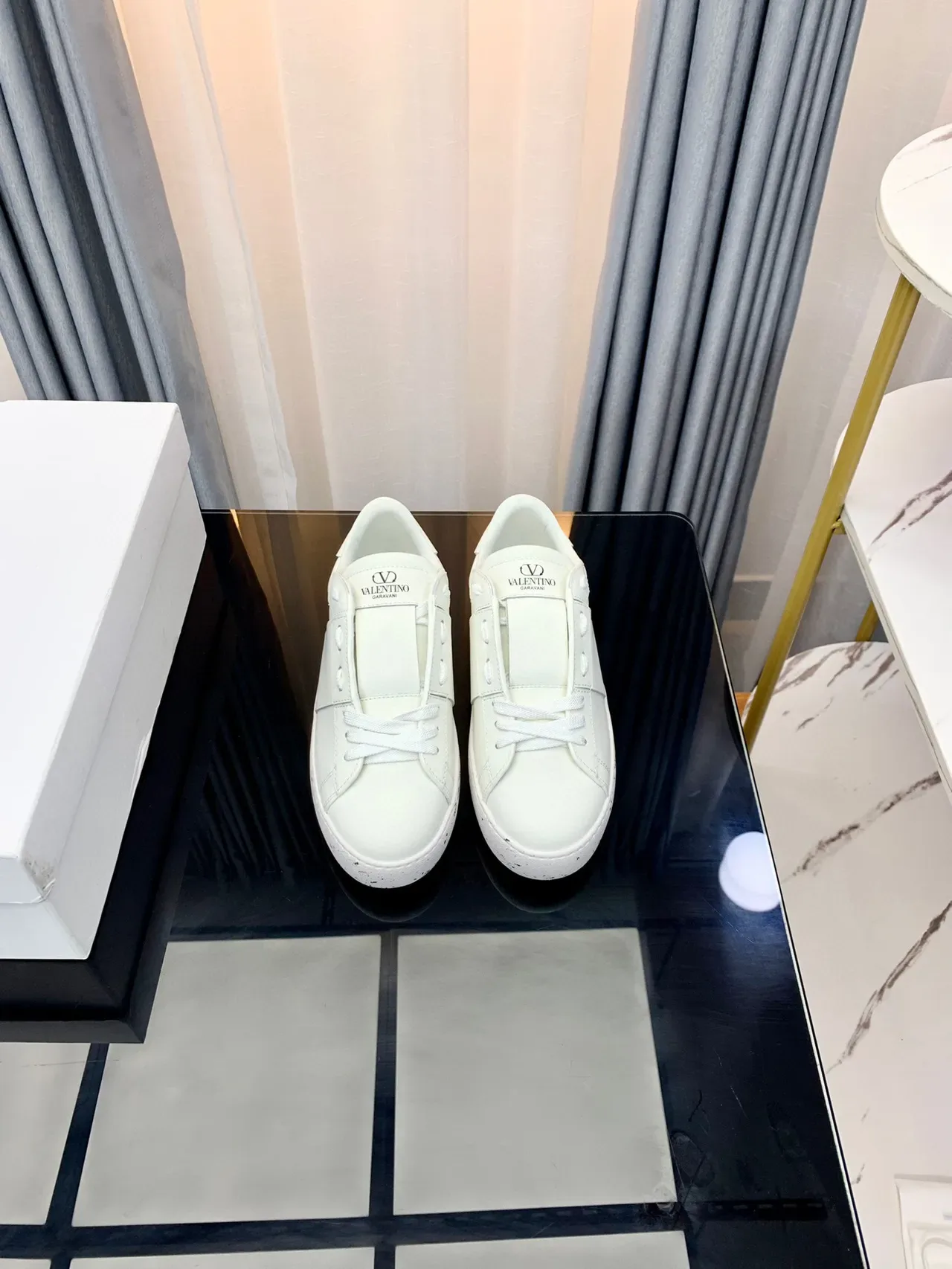 White Green Low-Top Leather-Like Upper Sneakers 6