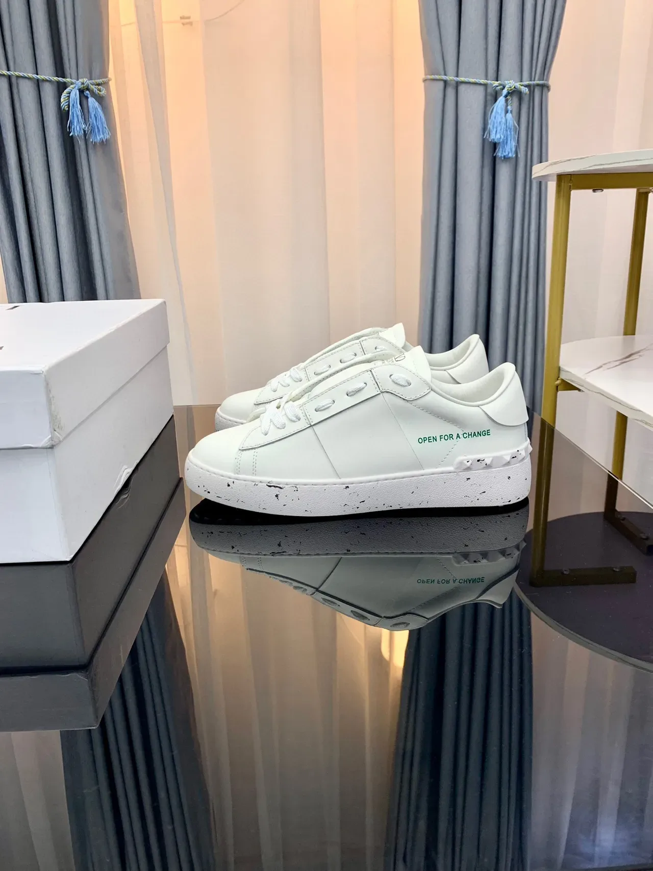 White Green Low-Top Leather-Like Upper Sneakers 7