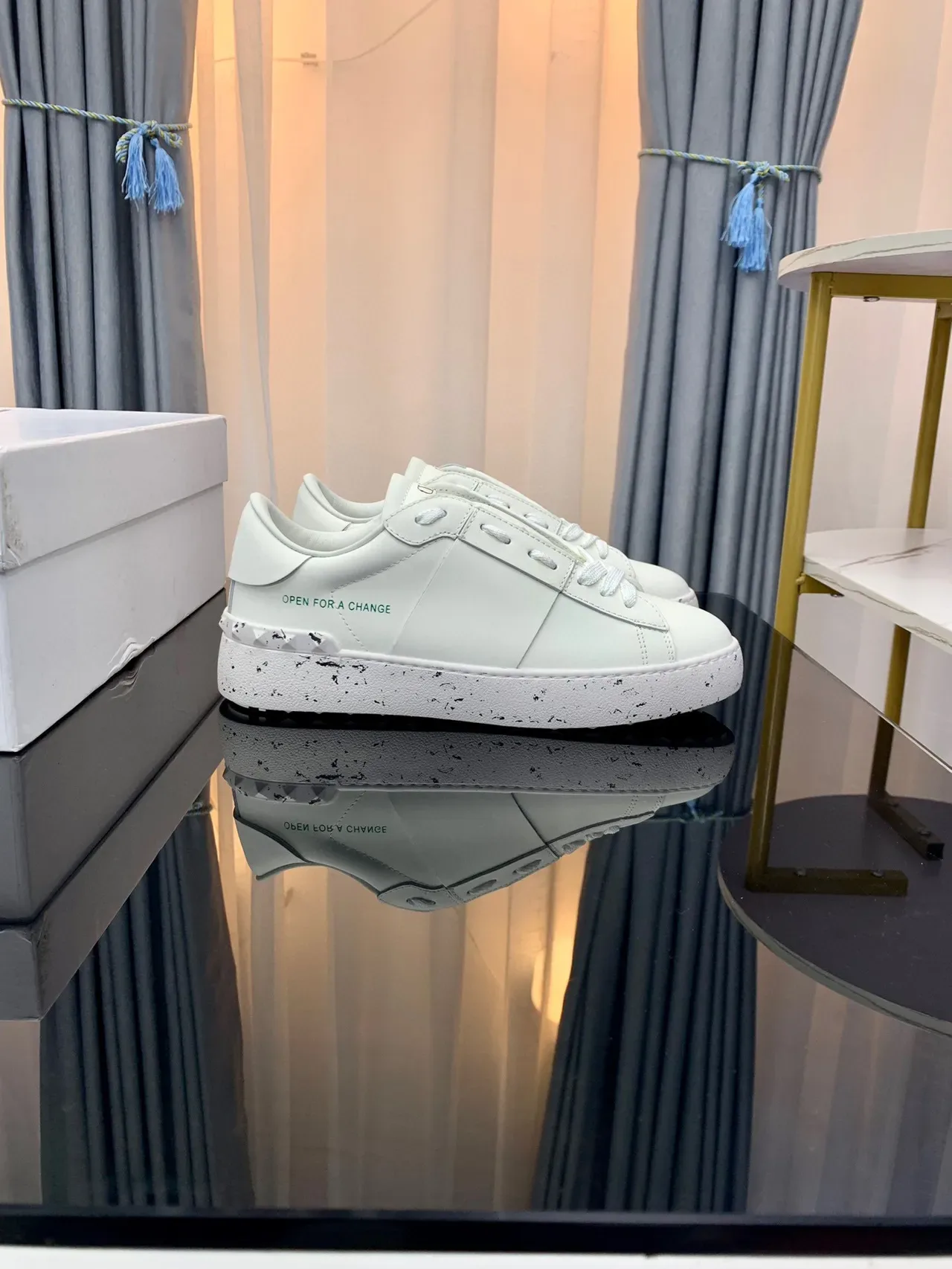 White Green Low-Top Leather-Like Upper Sneakers 9
