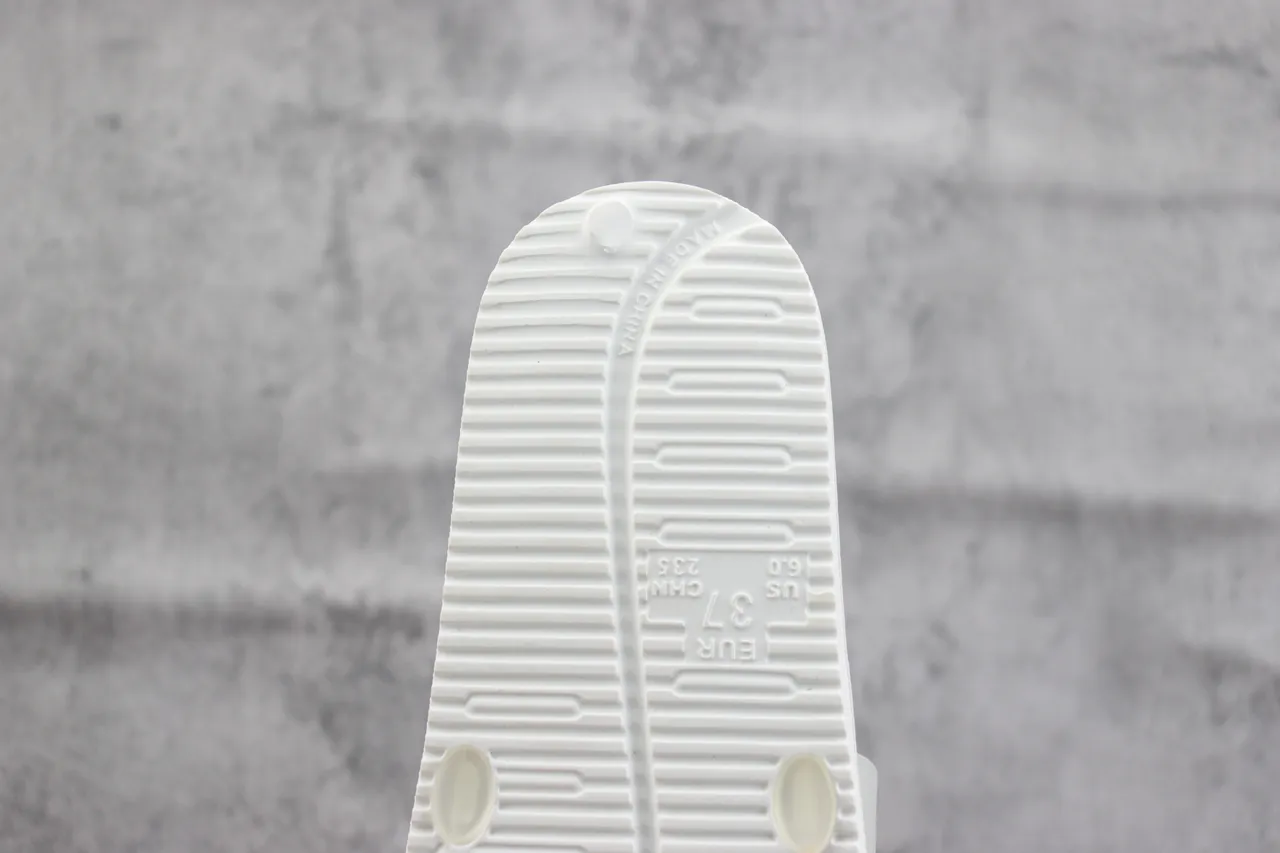 White Molded Single-Strap Slide Slipper 3