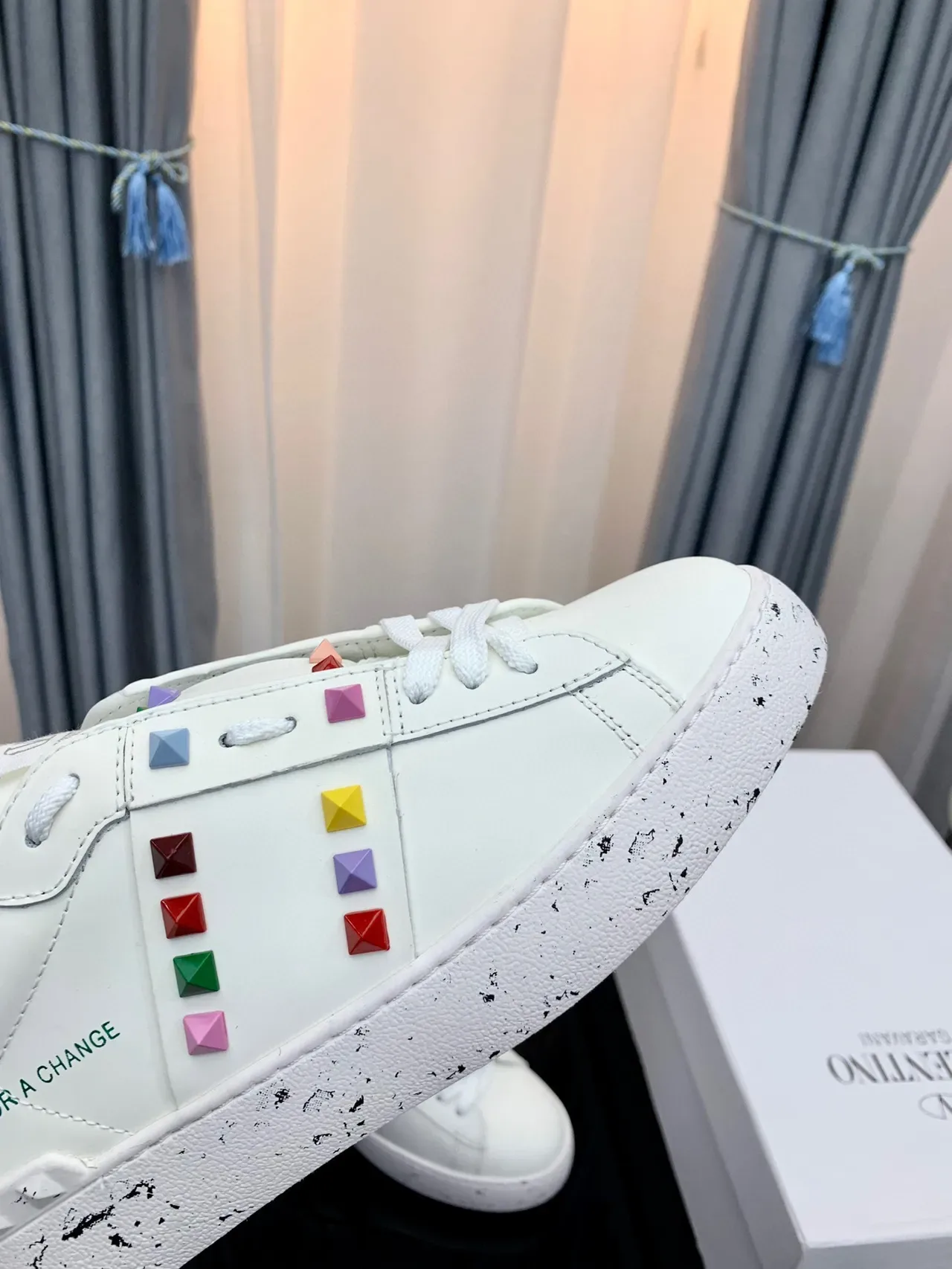 White Multicolor Stud-Embellished Speckled Sole Lifestyle Sneakers 3