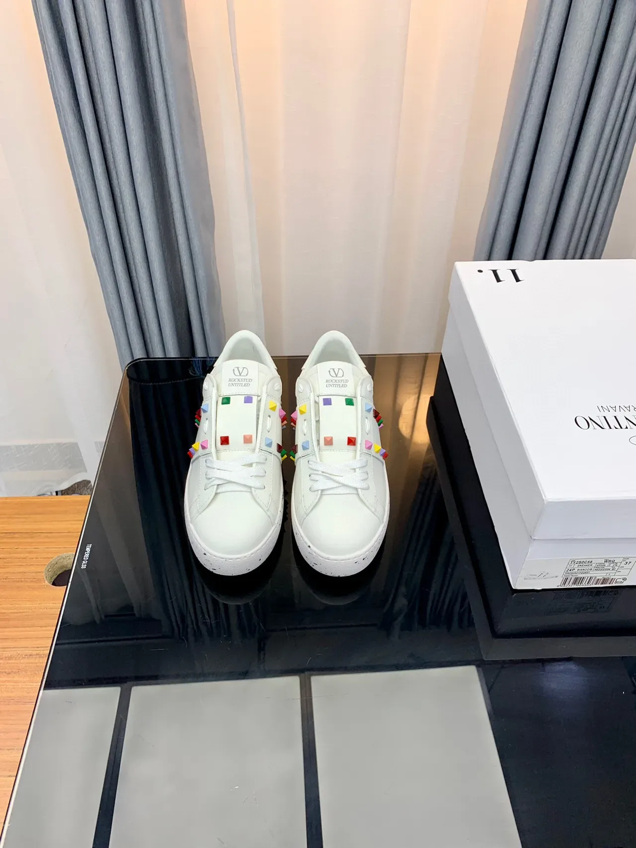 White Multicolor Stud-Embellished Speckled Sole Lifestyle Sneakers 7