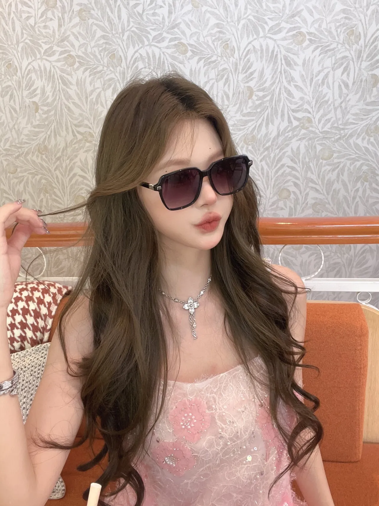White Oversized Square Frame Gradient Brown Lens Sunglasses 9