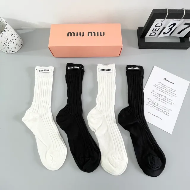 白色针织透视网状纹理袜子 6
