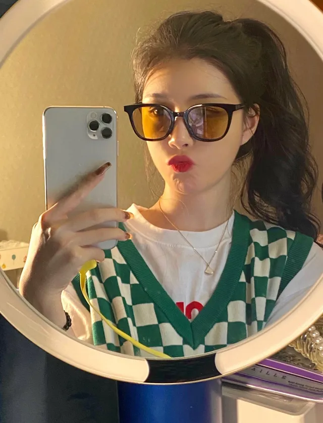 Gentle Monster Oversized Rectangular Black Amber Sunglasses 3