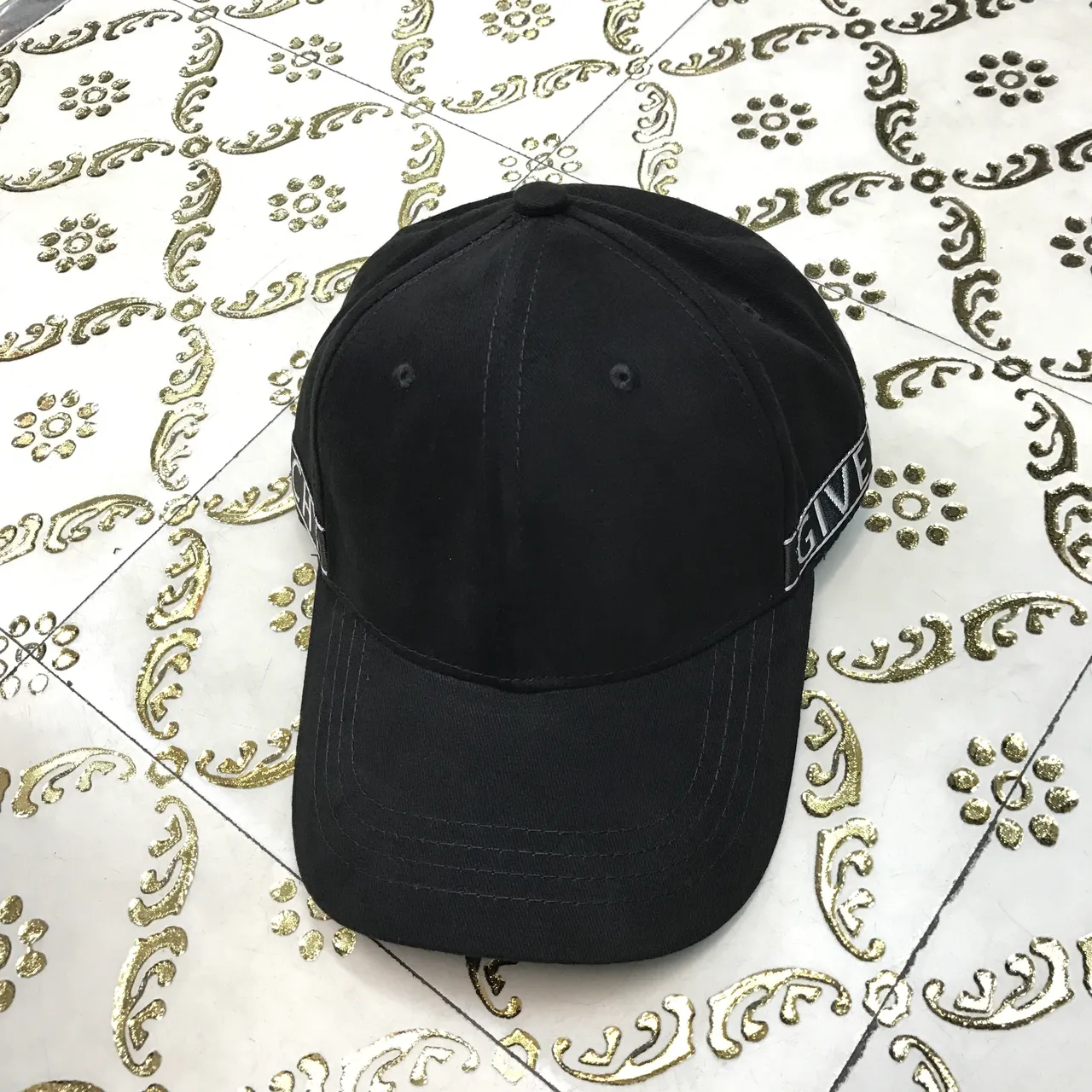 قبعة بيسبول سوداء مطرزة بلوقو Givenchy 2