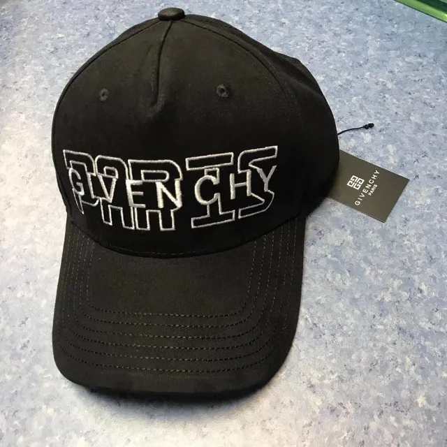 قبعة بيسبول سوداء مطرزة بلوقو Givenchy 4