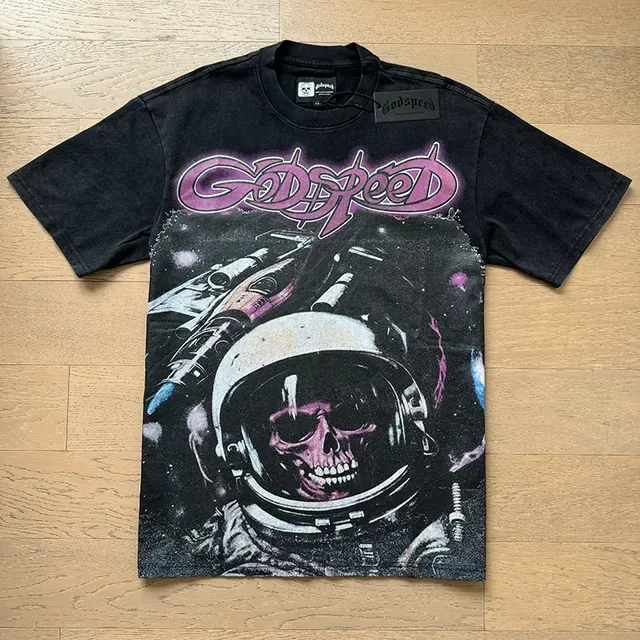 Camiseta oversized Godspeed com estampa de caveira astronauta 5