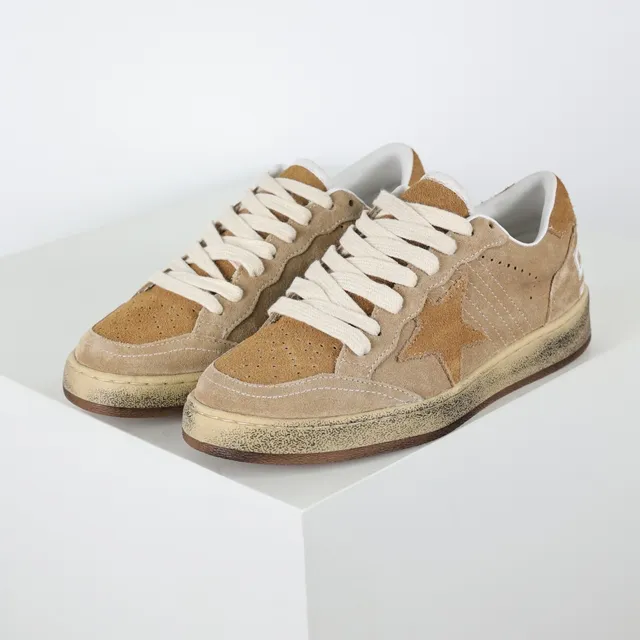 Golden Goose Super-Star Chaussures Lifestyle Beige En Daim Usé 2