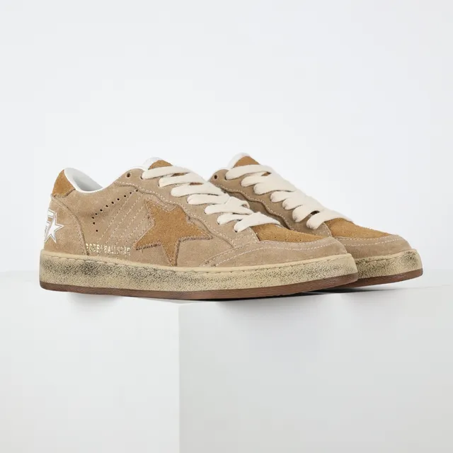 Golden Goose Super-Star Chaussures Lifestyle Beige En Daim Usé 3