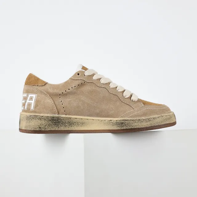 Golden Goose Super-Star Chaussures Lifestyle Beige En Daim Usé 7
