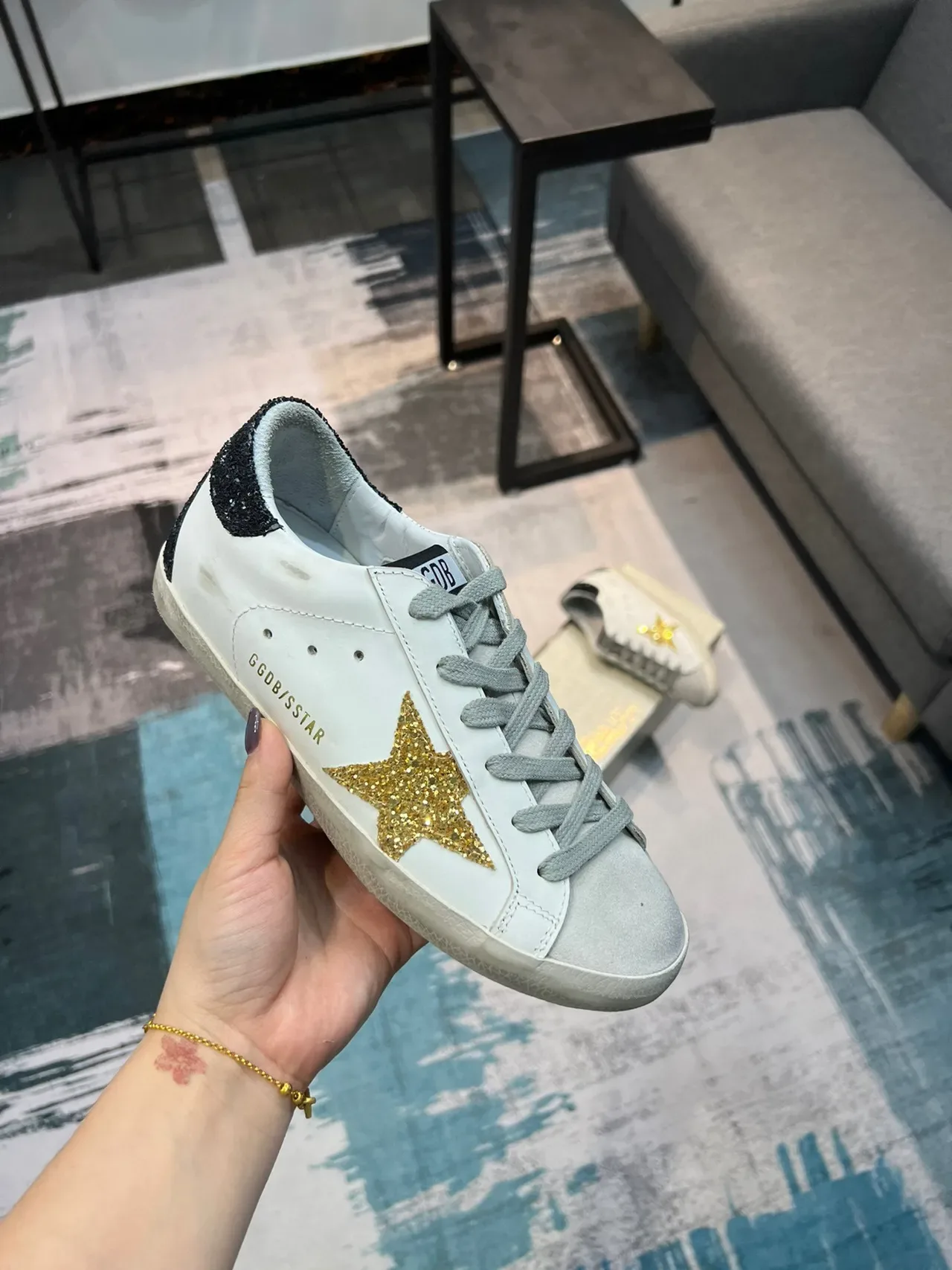 Golden Goose Super-Star White Gold sneakers lifestyle en cuir distressed avec glitter 6