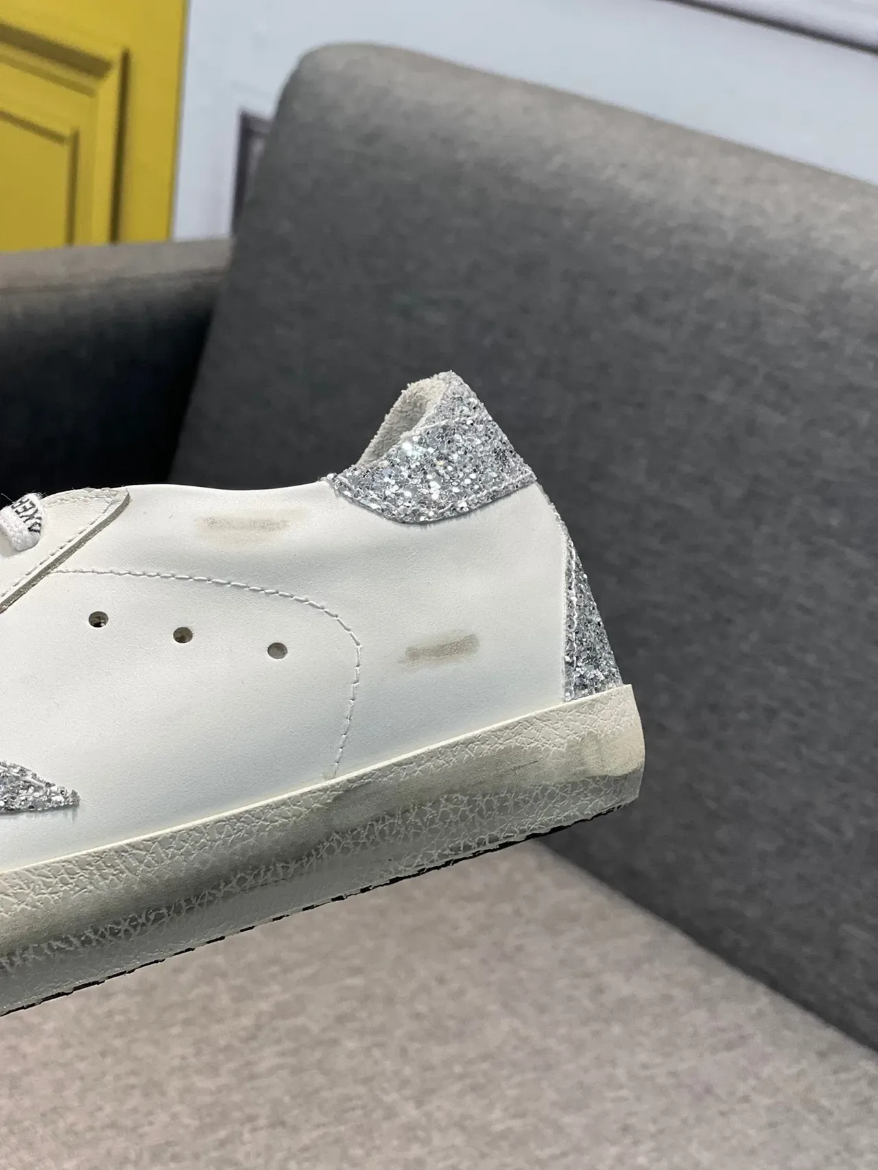 Golden Goose Super-Star Détail Blanc Argent Solaire Caoutchouc Distressé Chaussures Lifestyle 8
