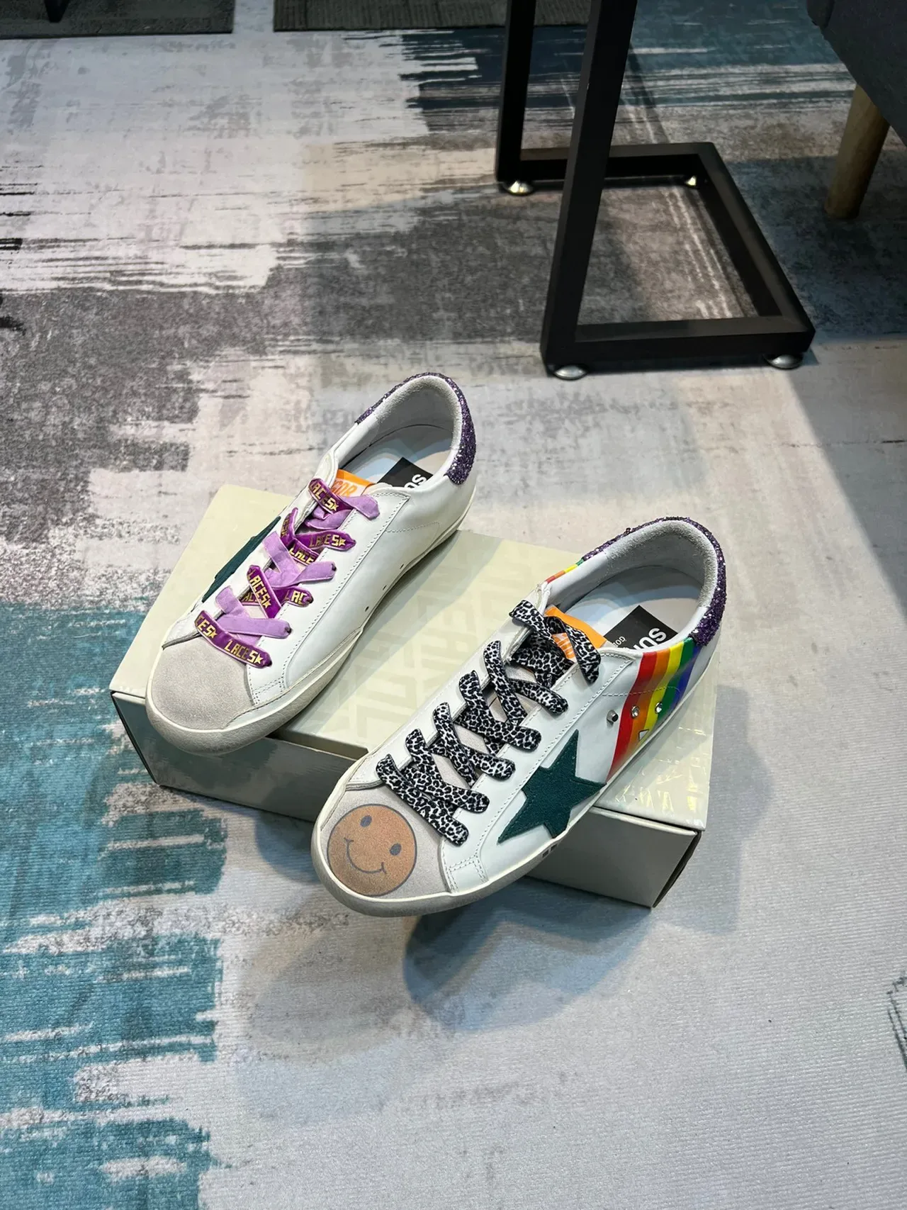 Golden Goose Superstar abîmé blanc étoile arc-en-ciel sneaker lifestyle 5