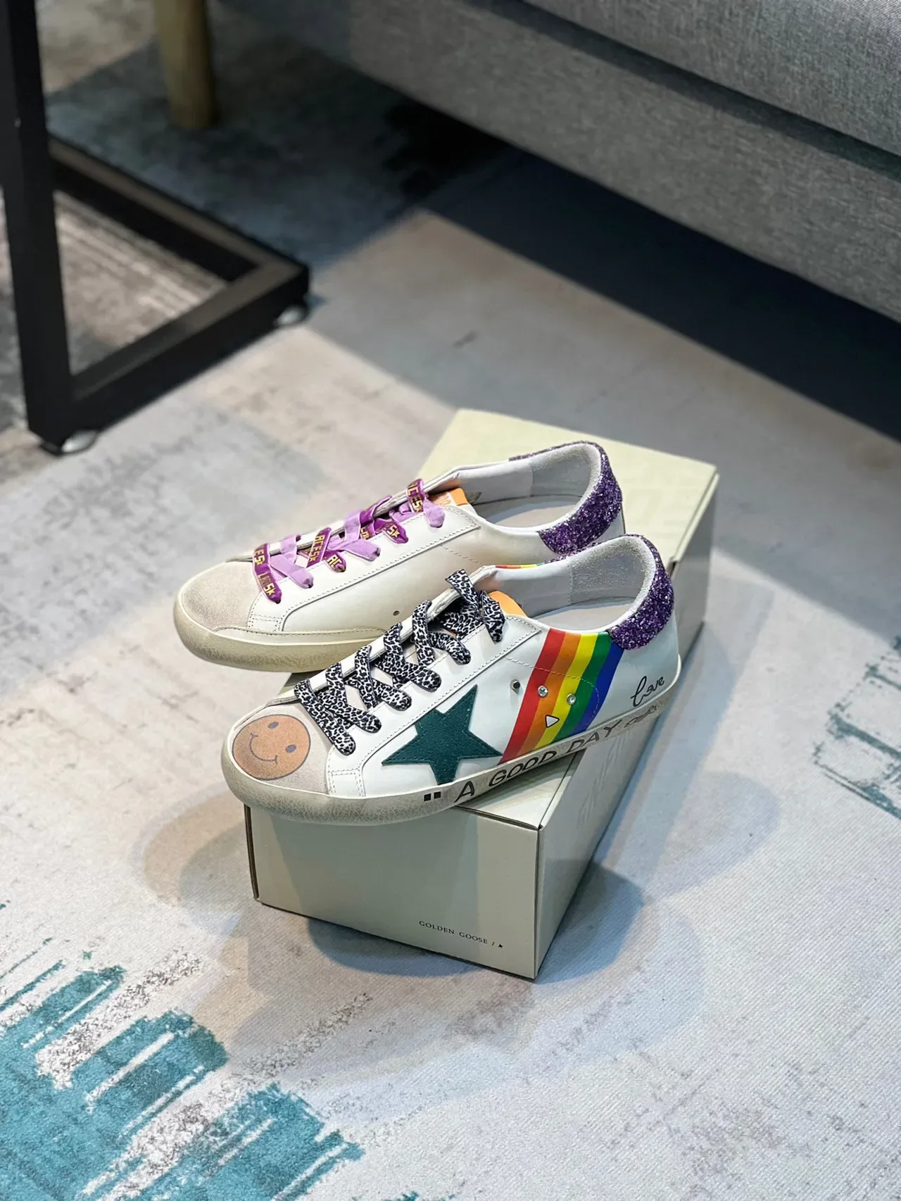 Golden Goose Superstar abîmé blanc étoile arc-en-ciel sneaker lifestyle 7