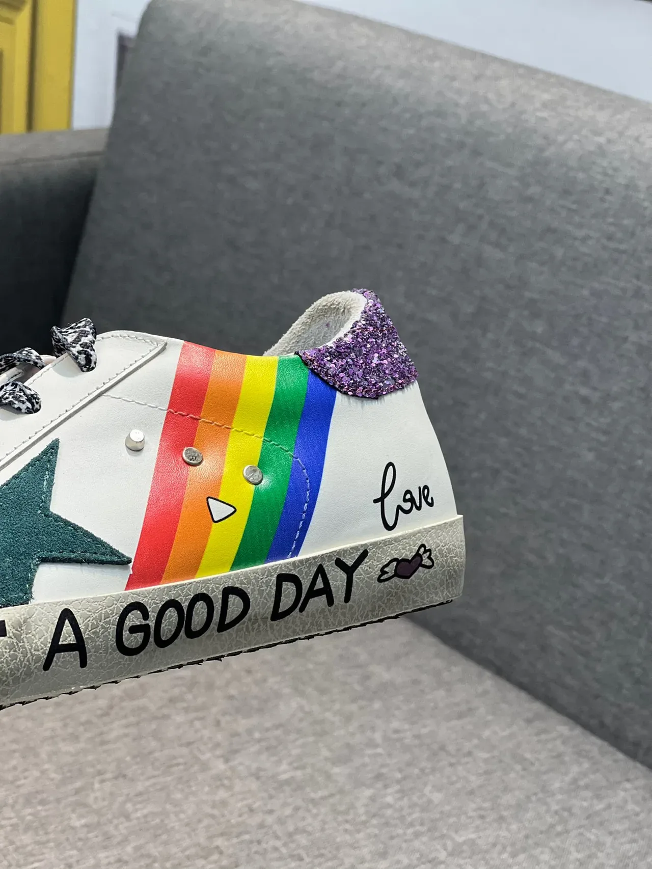 Golden Goose Superstar abîmé blanc étoile arc-en-ciel sneaker lifestyle 8