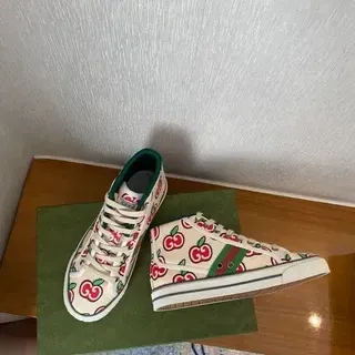 Gucci Ace Apple-Print Cream Lifestyle Sneakers