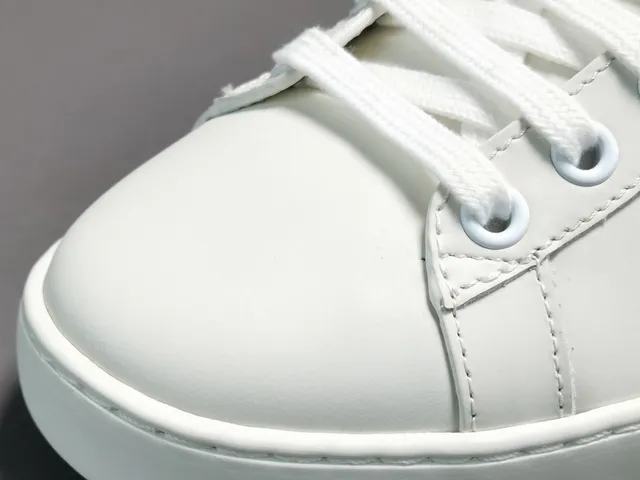 Gucci Ace New York Yankees White Black Red Lifestyle Sneakers 2