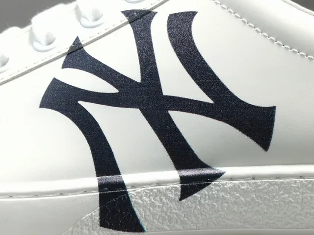 Gucci Ace New York Yankees White Black Red Lifestyle Sneakers 5