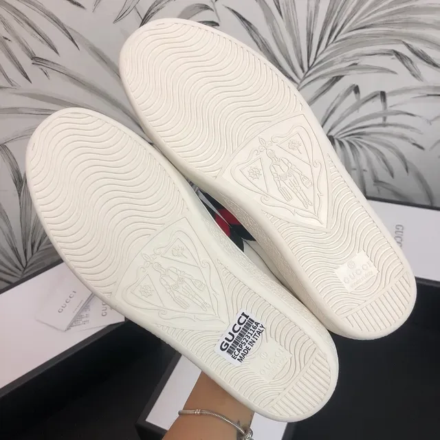 Gucci Ace White Web Stripe Bee Embroidery Lifestyle Sneakers 3