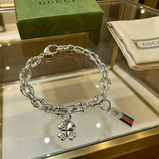 Gucci Corrente de Bambu Prateada Multicolor Gravada Marca Pulseira