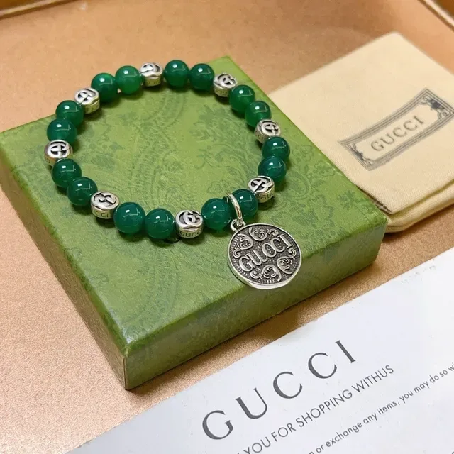 Gucci Beaded Green Stone and Silver-Tone Pendant Bracelet 2