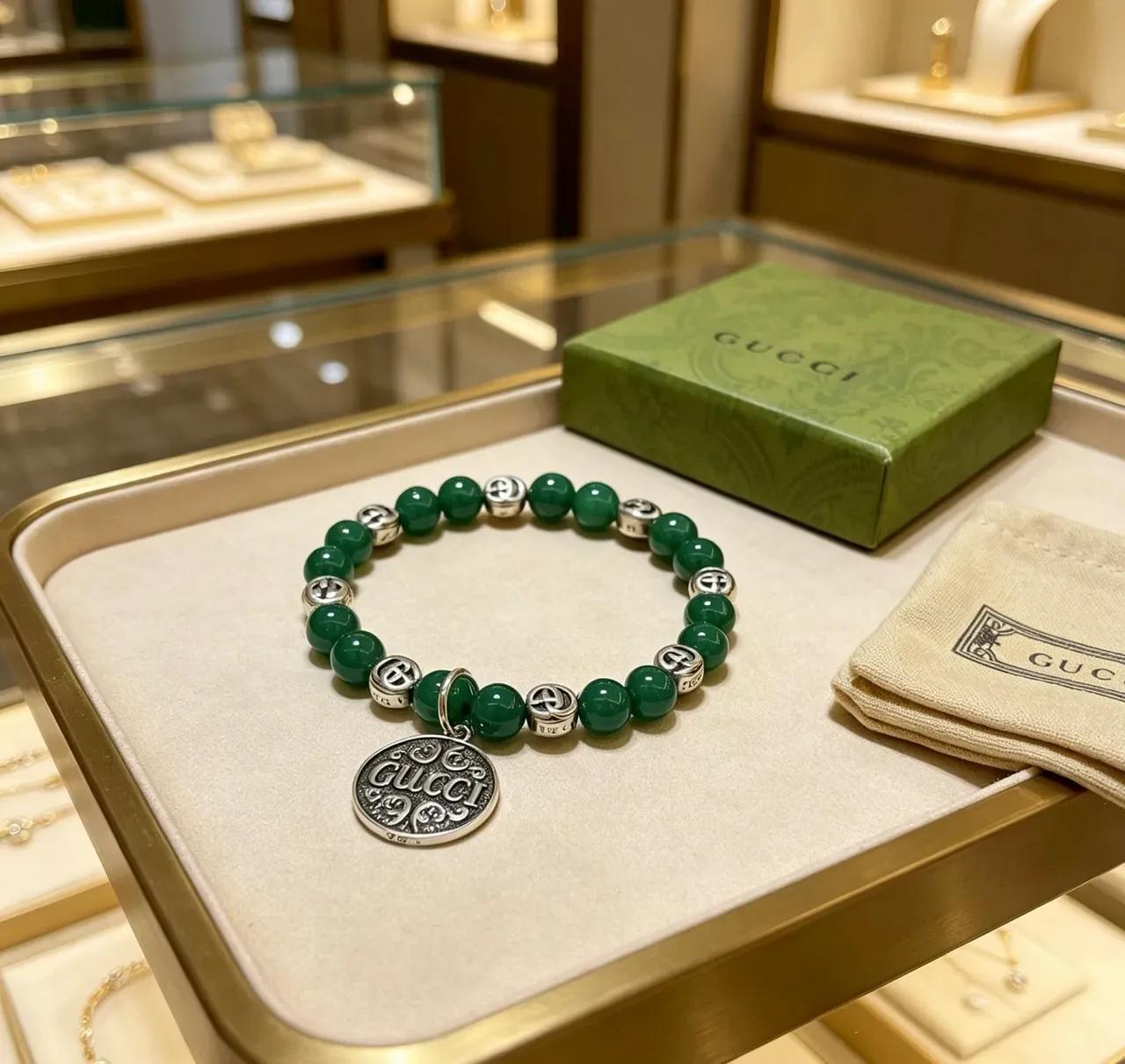 Gucci Beaded Green Stone and Silver-Tone Pendant Bracelet 5