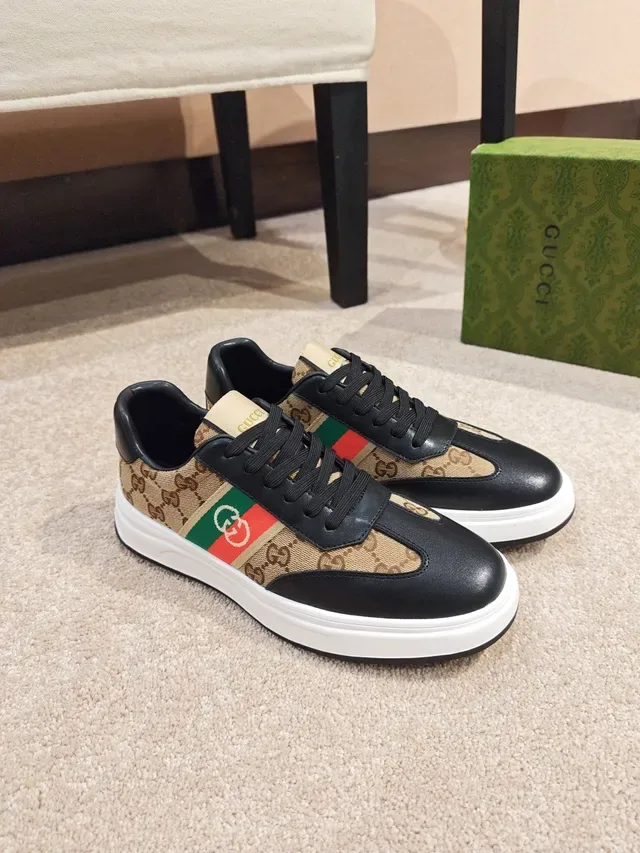 Gucci Beige Noir Monogram Sneakers Lifestyle en Toile avec Superpositions en Cuir 4